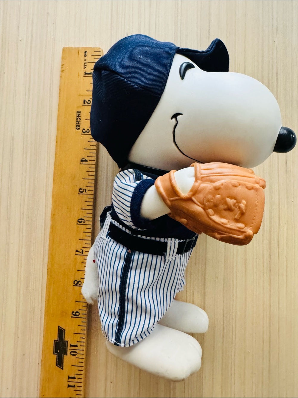Vintage Vinyl Snoopy 1966 Baseball Theme Moveable Parts - Picture 3 of 12